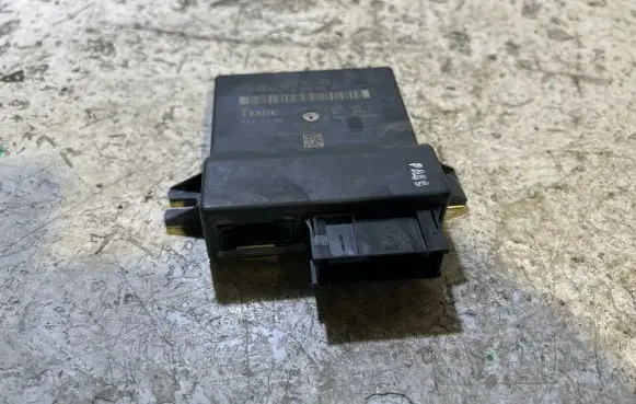 Audi A6 S6 C6 4F Gateway control module 4F0907468D 4F0910468A