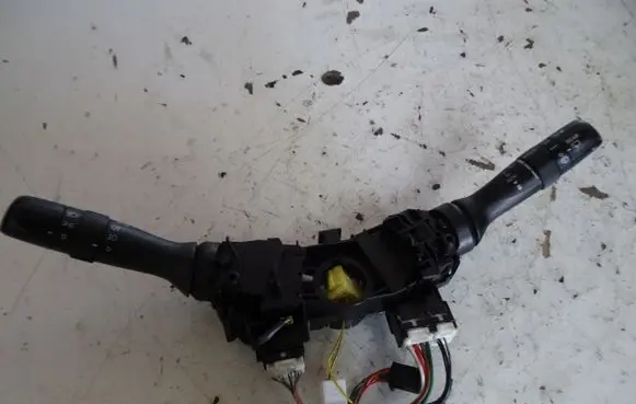 Toyota Prius (XW20) Tailgate/trunk/boot open switch 