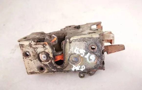 Volkswagen II LT Front door lock