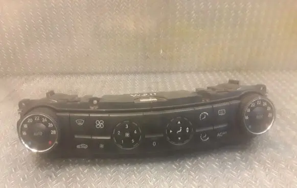 Mercedes-Benz E W211 Interior fan control switch 2118300385