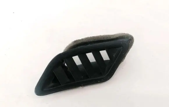 Nissan Qashqai Dash center air vent grill P10840 K77770