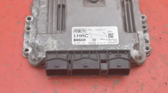 Ford Focus C-MAX Engine control unit/module ECU 3M51-12A650-MC