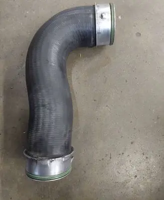 Volkswagen Touran I Intercooler hose/pipe