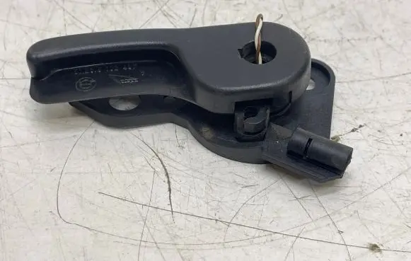 BMW 5 E34 Engine bonnet (hood) release handle 51238102497