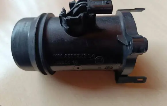 BMW 5 F10 F11 Mass air flow meter 8506359 11884414