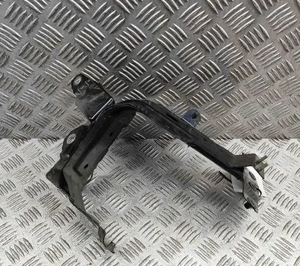 Audi Q7 4M Fender mounting bracket 4M0821132C