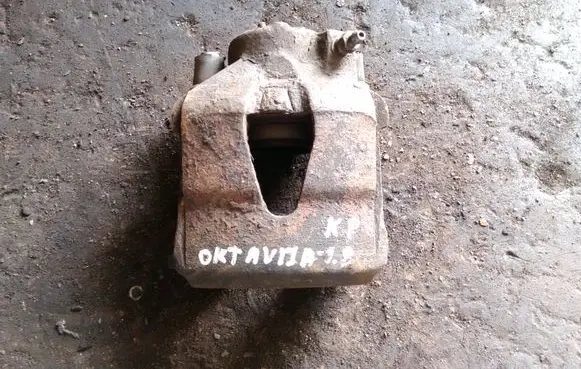 Skoda Octavia Mk1 (1U) Front brake caliper