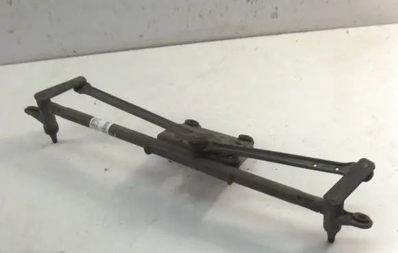 Peugeot 406 Front wiper linkage 
