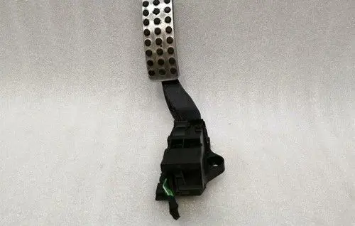 Mercedes-Benz A W176 Accelerator throttle pedal A2463001904