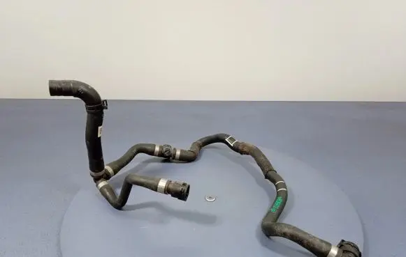 BMW 2 F44 Engine coolant pipe/hose 6832804