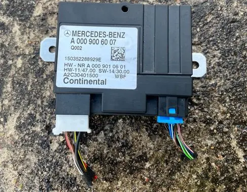 Mercedes-Benz C AMG W205 Fuel injection pump control unit/module A0009006007