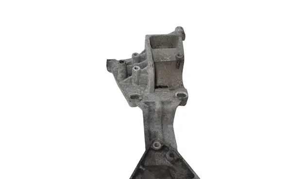 Volvo V40 Generator/alternator bracket 31401077