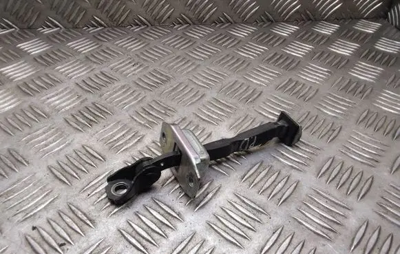 Nissan Qashqai Front door check strap stopper