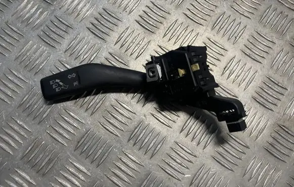 Skoda Octavia Mk2 (1Z) Indicator stalk 1K0953513E 01103510 10351000325204