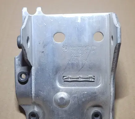 BMW 5 F10 F11 Radiator mount bracket 7186514 7207152 74314910