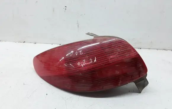 Peugeot 206 Rear/tail lights 2531G