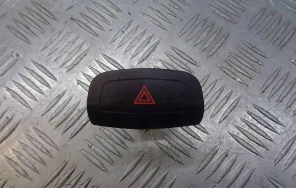 Nissan Primera Hazard light switch