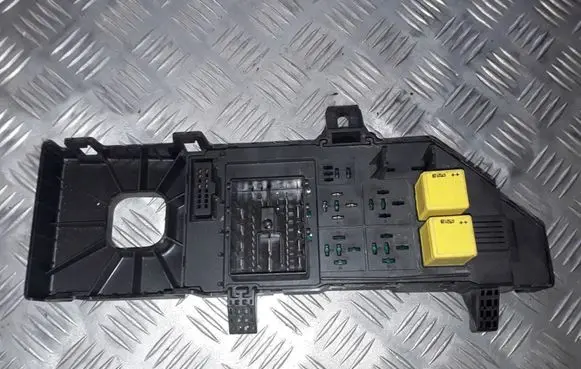 Cadillac BLS Fuse module 12798346 518820022