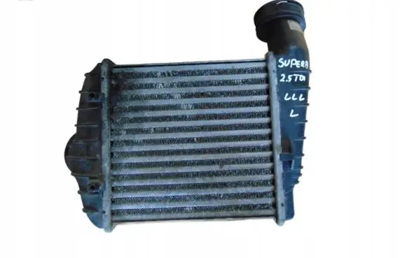Skoda Superb B5 (3U) Intercooler radiator 3B0145805J