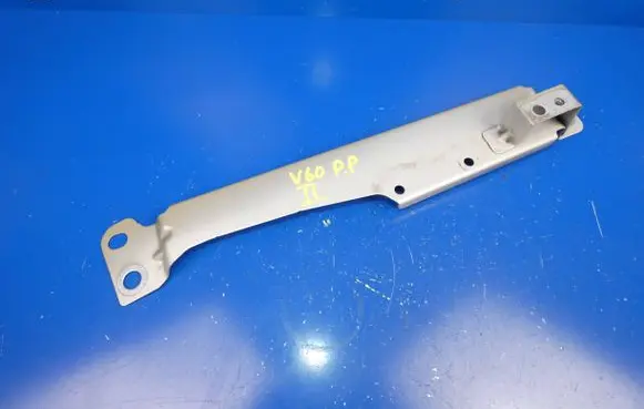 Volvo V60 Fender mounting bracket 31468234 B09CD BQ9CD