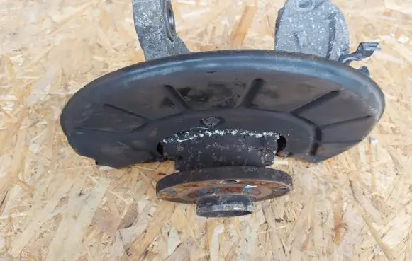 Seat Alhambra (Mk2) Front wheel hub