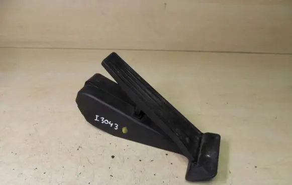 BMW 4 F32 F33 Accelerator throttle pedal 35426793742 I3043