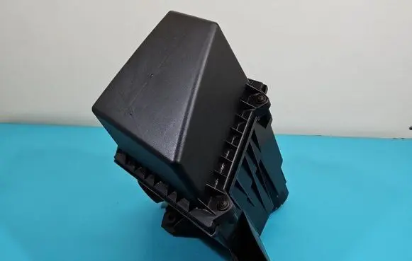 Air filter box