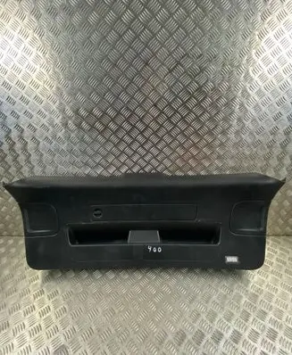 Tailgate trim