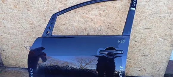 Mitsubishi Grandis Front door
