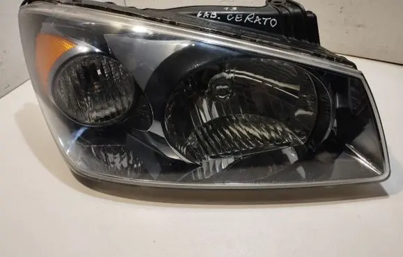 KIA Cerato Headlight/headlamp 921012F0