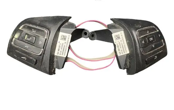 Seat Toledo IV (NH) Steering wheel buttons/switches 6JA959537A 6JA959538A
