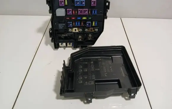 Honda CR-V Fuse box set 08SWYE01