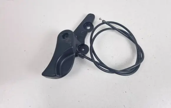 BMW 3 E90 E91 Engine bonnet (hood) release handle 7071707 107021