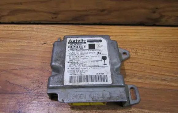 Renault Megane I Airbag control unit/module 550569000 82001014441a
