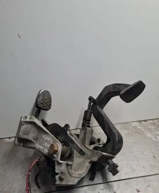 Mercedes-Benz Sprinter W901 W902 W903 W904 Pedal assembly A9012902416 6160063106