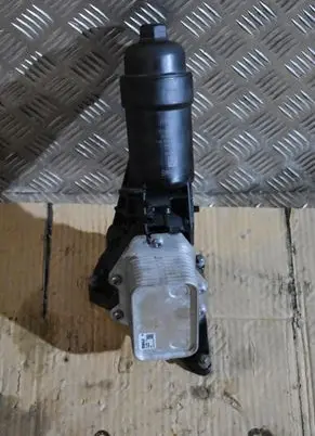 BMW X3 G01 Oil filter cover 8580414