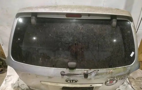 KIA Sorento Tailgate/trunk/boot lid PILKAS