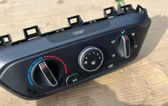 Hyundai i20 (BC3 BI3) Climate control unit 97250-Q0010
