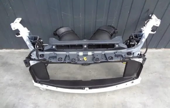 Maserati Levante Front piece kit 