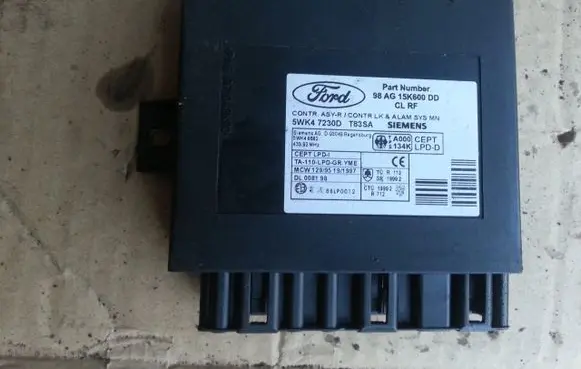 Ford Focus Comfort/convenience module 5WK47230DT83SA