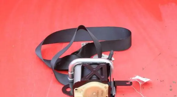 Nissan Micra Front seatbelt