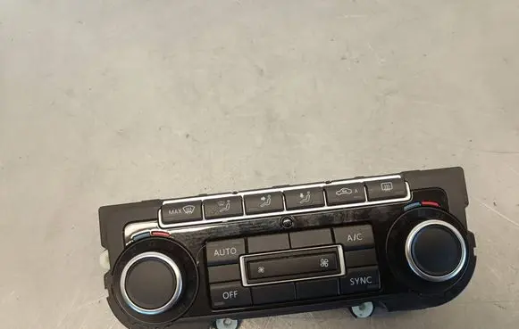 Volkswagen Tiguan Climate control unit 5K0907044GJ SW1313 5HB00974690