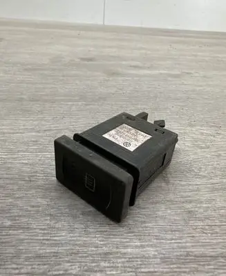 Volkswagen PASSAT B5 Windscreen/window heater switch 3B0959621C