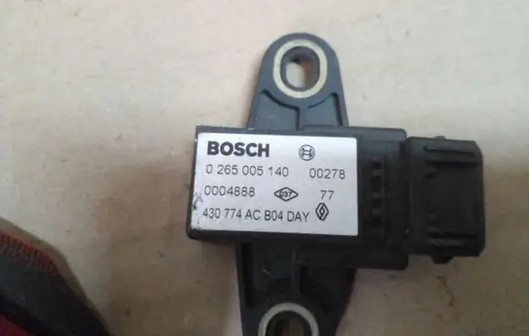 Renault Scenic I Airbag deployment crash/impact sensor 0265005140