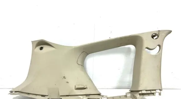 (D)pillar trim (top)