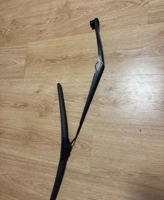 Chrysler Pacifica Front wiper blade arm