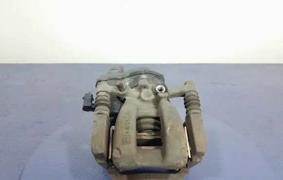 Opel Insignia A Rear brake caliper