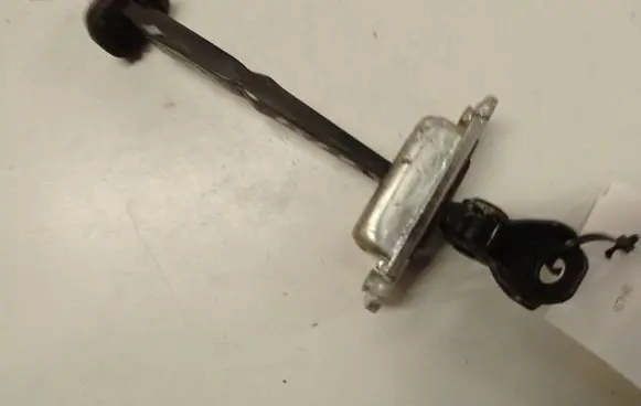 Opel Antara Rear door check strap stopper