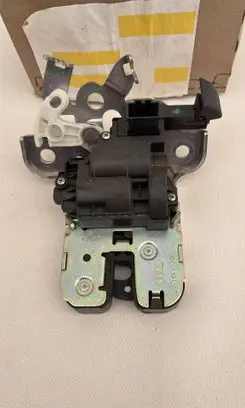 Audi A3 S3 8V Tailgate/trunk/boot lock/catch/latch 8R0827505A