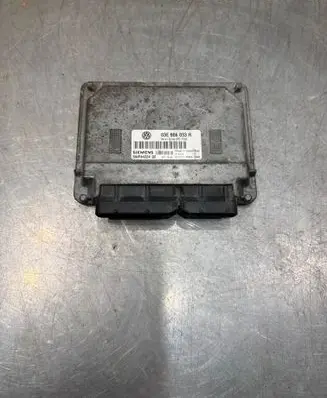 Volkswagen Polo IV 9N3 Engine control unit/module 03E906033R 3PG7002